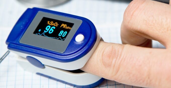 Top 10 Best Pulse Oximeter In India – Reviews and Buying Guide 2024