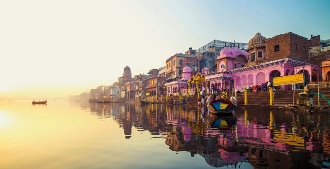 10 Best Places to Visit in April in India – 2024 Guide