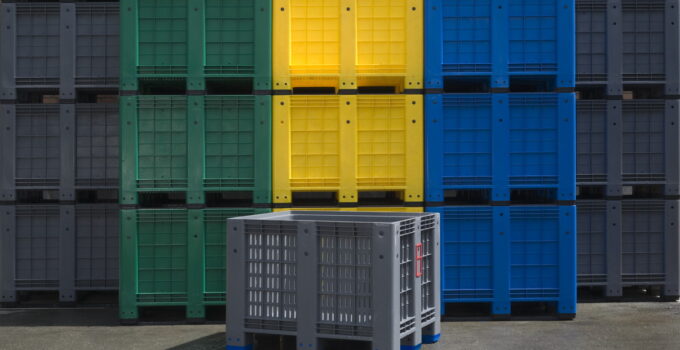 The Versatility of Plastic: Why Boxes and Pallets are Perfect for Any Shipping Needs